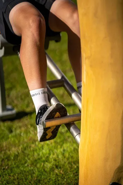Denfit Nature LegPush benpres udendørs træ i natur