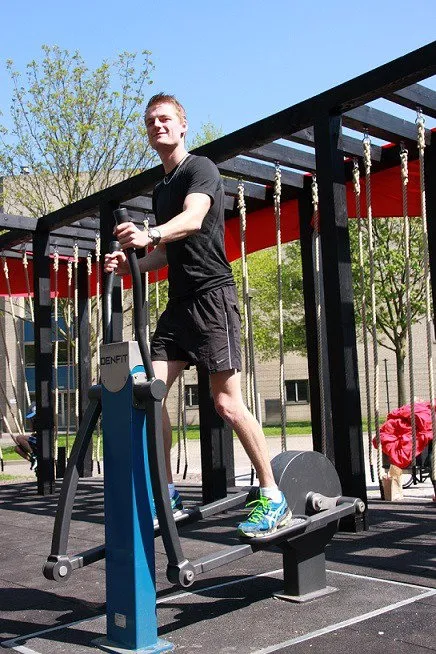 Denfit CrossFit udendørs fullbody station opvarmning