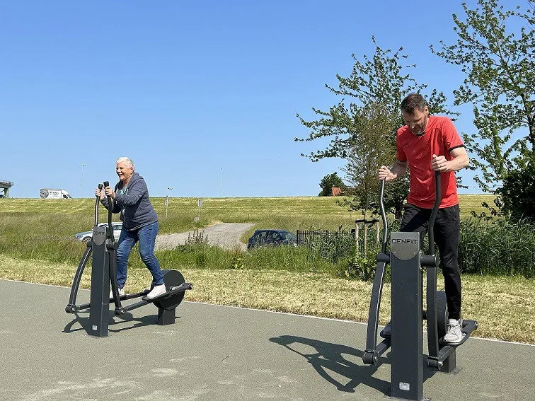 Denfit CrossFit udendørs fullbody station opvarmning