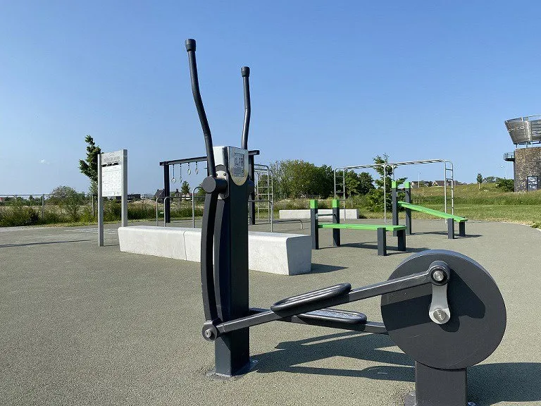 Denfit CrossFit udendørs fullbody station opvarmning
