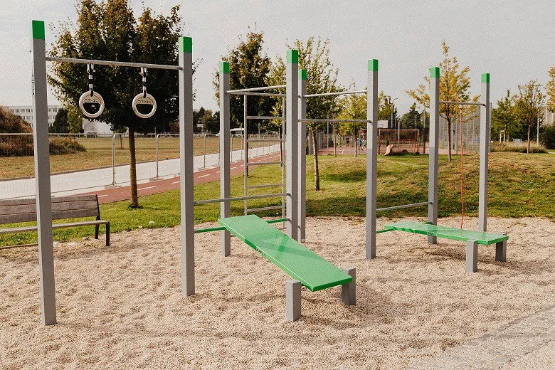 Denfit DSW4558 udendørs træningsstation med ringe og reb