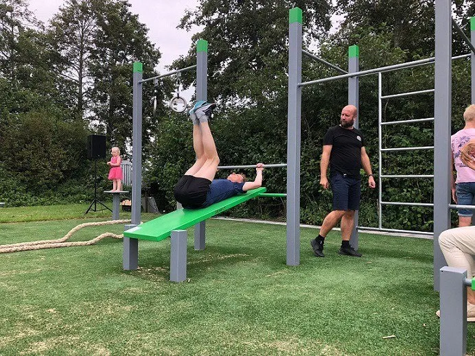 Denfit DSW4115 træningsbænk udendørs incline