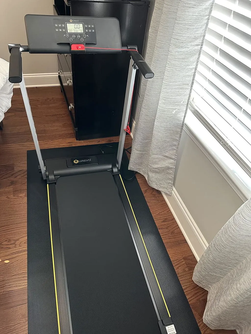 Urevo Foldi Mini løbebånd sort med HIIT-programmer