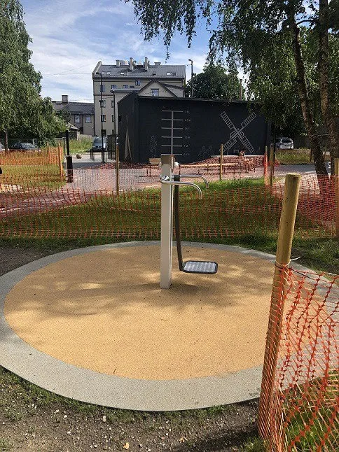 Denfit Urbangym HipWave udendørs fitnessstation