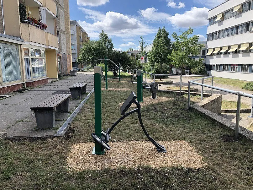 Denfit Urbangym BackShape rygtræner udendørs lænd